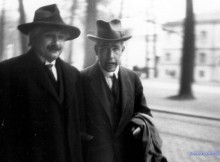 Albert Eintein in 1930, with Niels Bohr, at the Solvay convention, photo by Paul Ehrenfest.